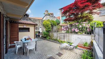 Khu ẩm thực ngoài trời