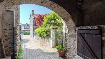 Khuôn viên nơi lưu trú