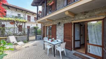 Khu ẩm thực ngoài trời