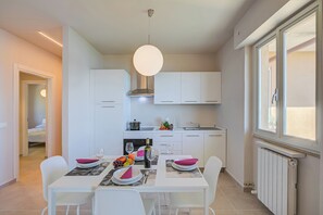 Family Apartment, Multiple Bedrooms, Mountainside (The Golden View) | Dining - The Golden View (Belgirate)