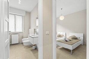 ファミリー アパートメント 2 ベッドルーム バルコニー マウンテンサイド (The Golden View: 2-Bed Apartment w/) | バスルーム