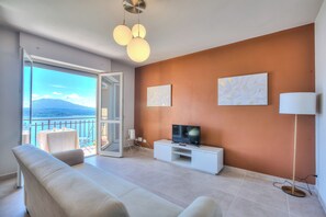 Appartamento familiare, camere multiple, lato montagna (The Golden View) | Interni