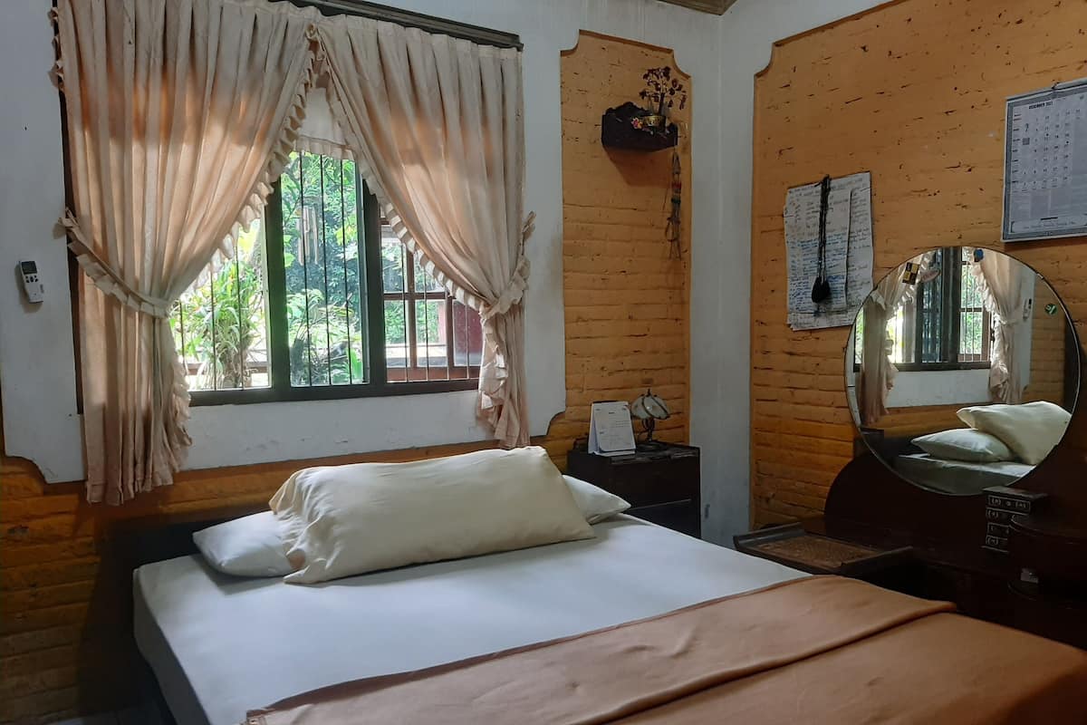 Deluxe Double Room | Free WiFi, bed sheets