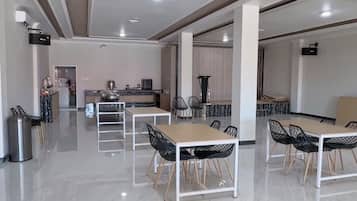 TĂ€gliches inbegriffenes FrĂŒhstĂŒcksbuffet