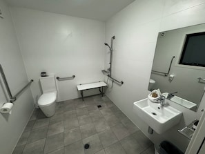 Economy Studio | Bathroom