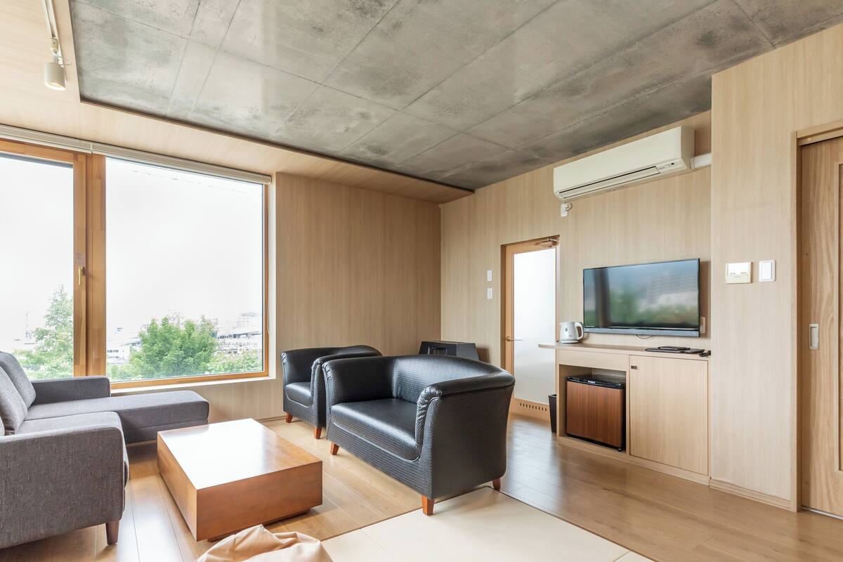 Phòng 2 giường đơn Premium, không hút thuốc (2 Semi-double beds) | Truy cập Internet không dây miễn phí 
