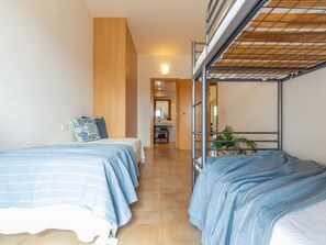 2 Schlafzimmer, Schreibtisch, Internetzugang