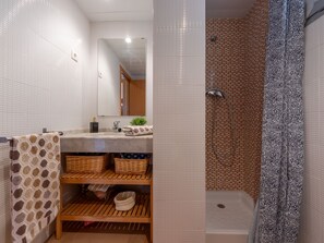 Hair dryer, towels - Vacation home Inés by Interhome (L'Ampolla)