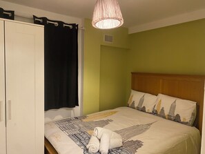 2 chambres, fer et planche à repasser, accès Internet, draps fournis