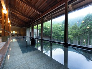 Nhà tắm công cộng