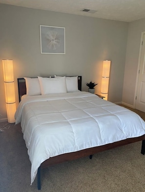 3 bedrooms, iron/ironing board, WiFi, bed sheets