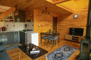 Deluxe Cottage | Living area | Flat-screen TV, toys - NAİLA BUNGALOV SAPANCA PRİVATE (Sapanca)