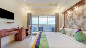 Standard Room | In-room safe, desk, soundproofing, iron/ironing board