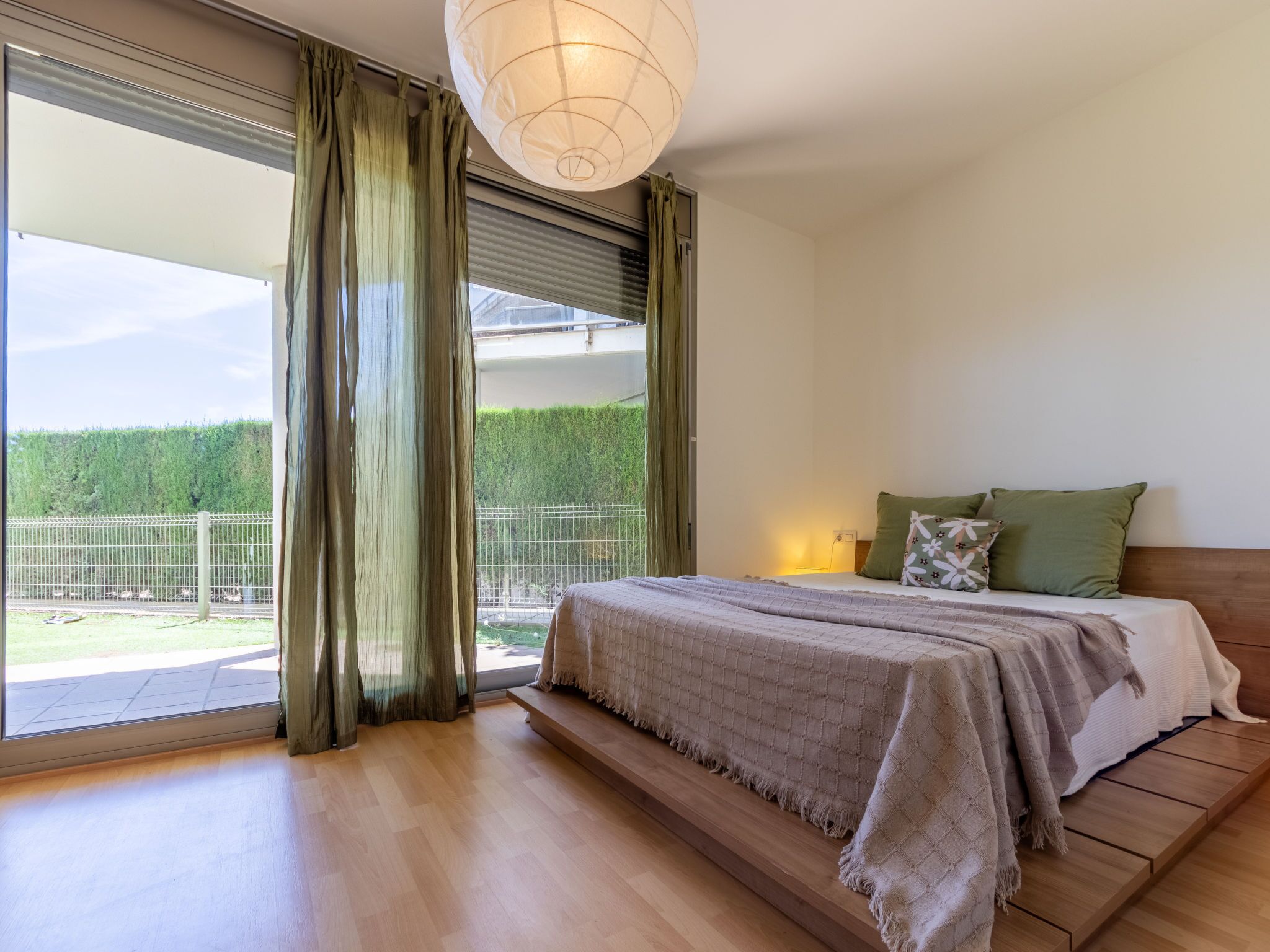 3 slaapkamers, een bureau, een strijkplank/strijkijzer, wifi