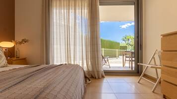 3 slaapkamers, een bureau, internet