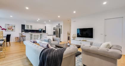 StayAU 6BRM Lakeview Villa Holiday Stay