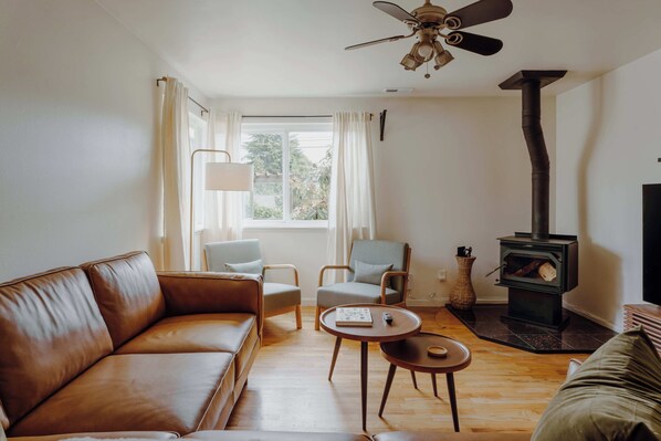 Smart-tv och eldstad