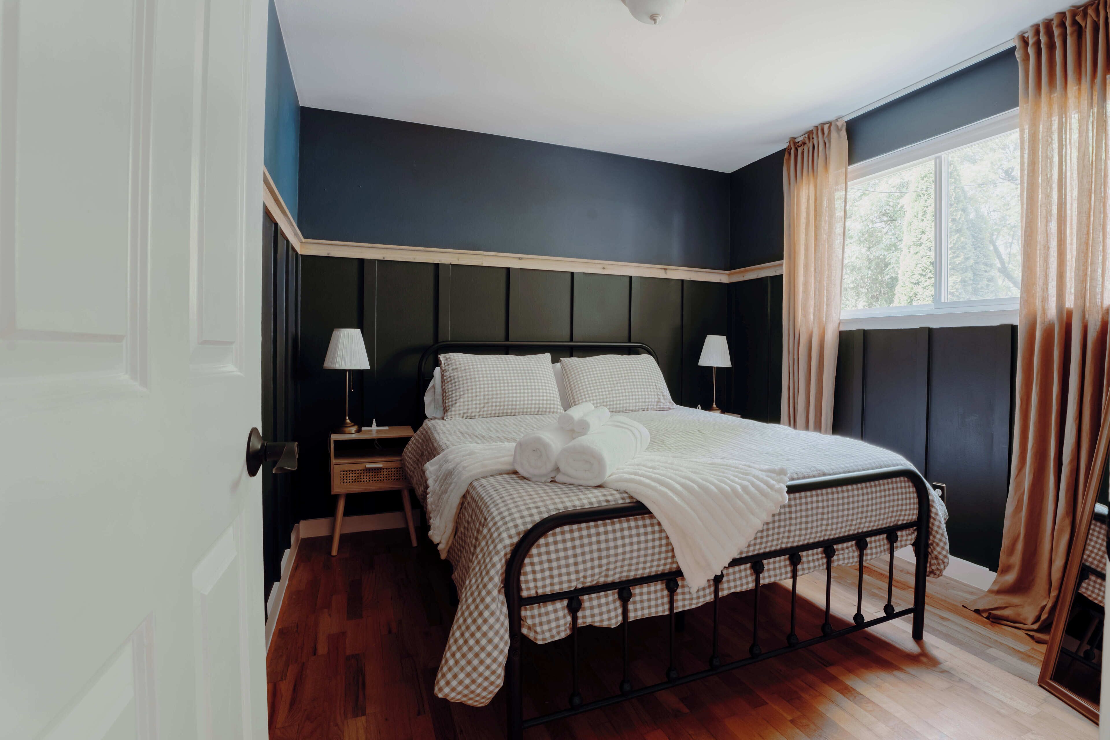 3 bedrooms, iron/ironing board, travel cot, free WiFi