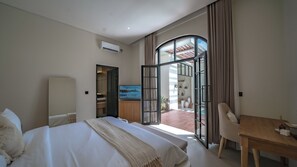 Vil·la, 3 dormitoris, vistes a la piscina | 3 dormitoris, llençols de cotó egipci i roba de llit d'alta qualitat
