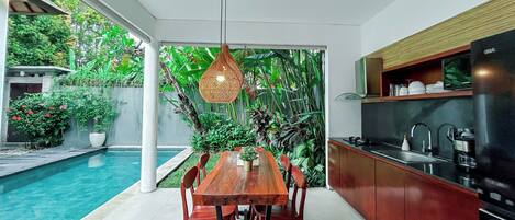 Private kitchen