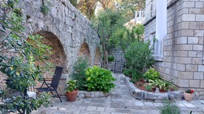 Classic Apartment, Garden Area | Free WiFi - Villa Fede (Zupa dubrovacka)