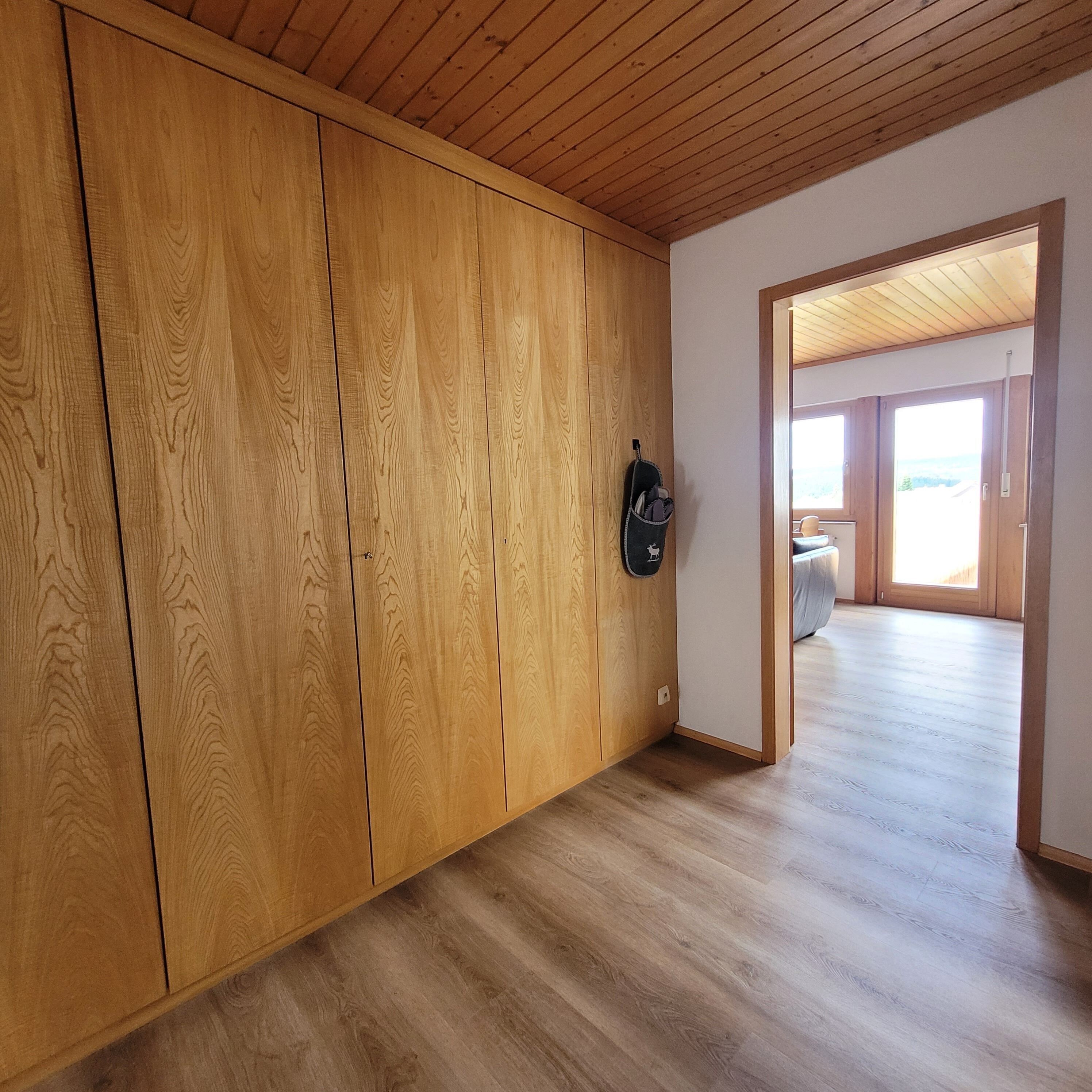 Garderobenschrank im Flur