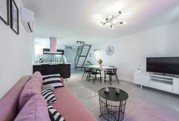 Smart TV - Sun Hill Lucia,modern interior with amazing view! (Mlini)