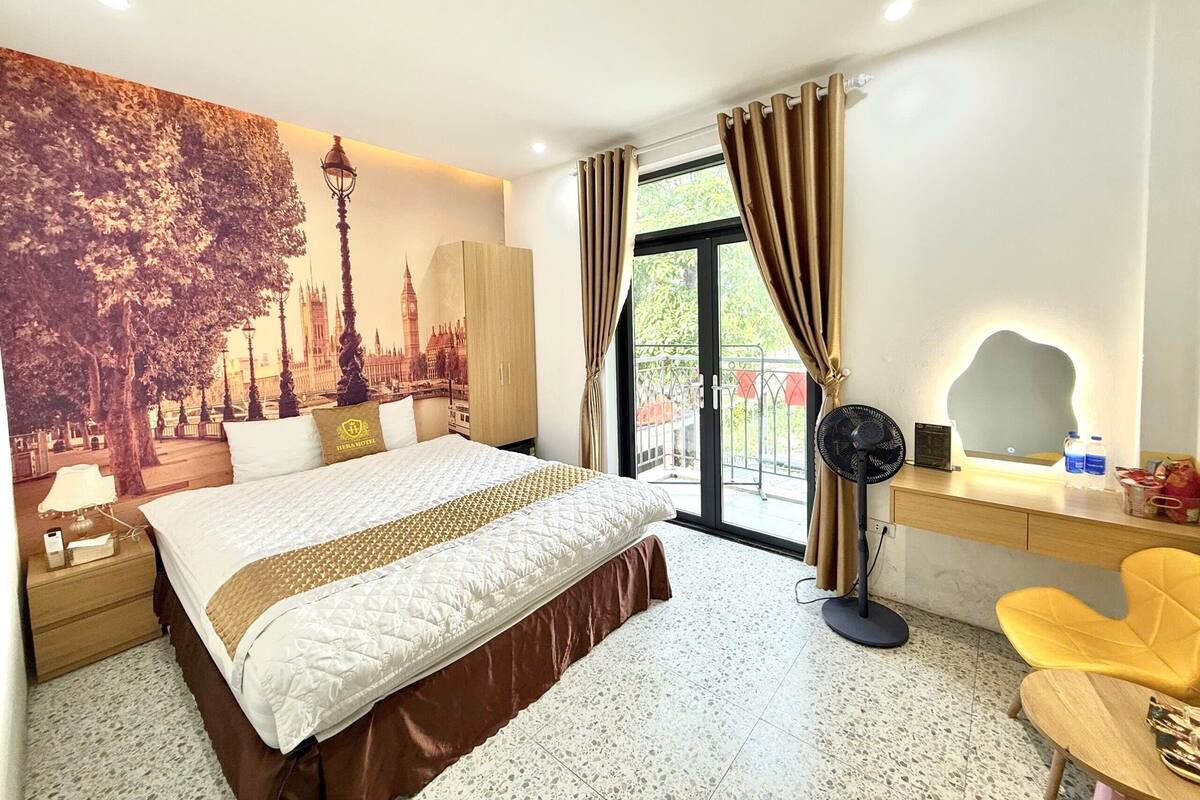 Superior Double Room, 1 King Bed, City View | Premium bedding, memory foam beds, free minibar items