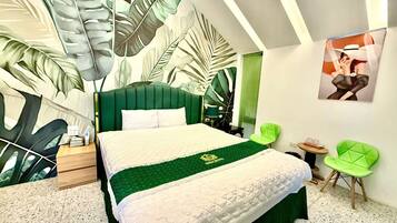 Superior szoba kétszemélyes ággyal, 1 king (extra méretű) franciaágy, kilátással a városra | Prémium ágynemű, memóriahabos ágy és minibár (részben ingyenes)