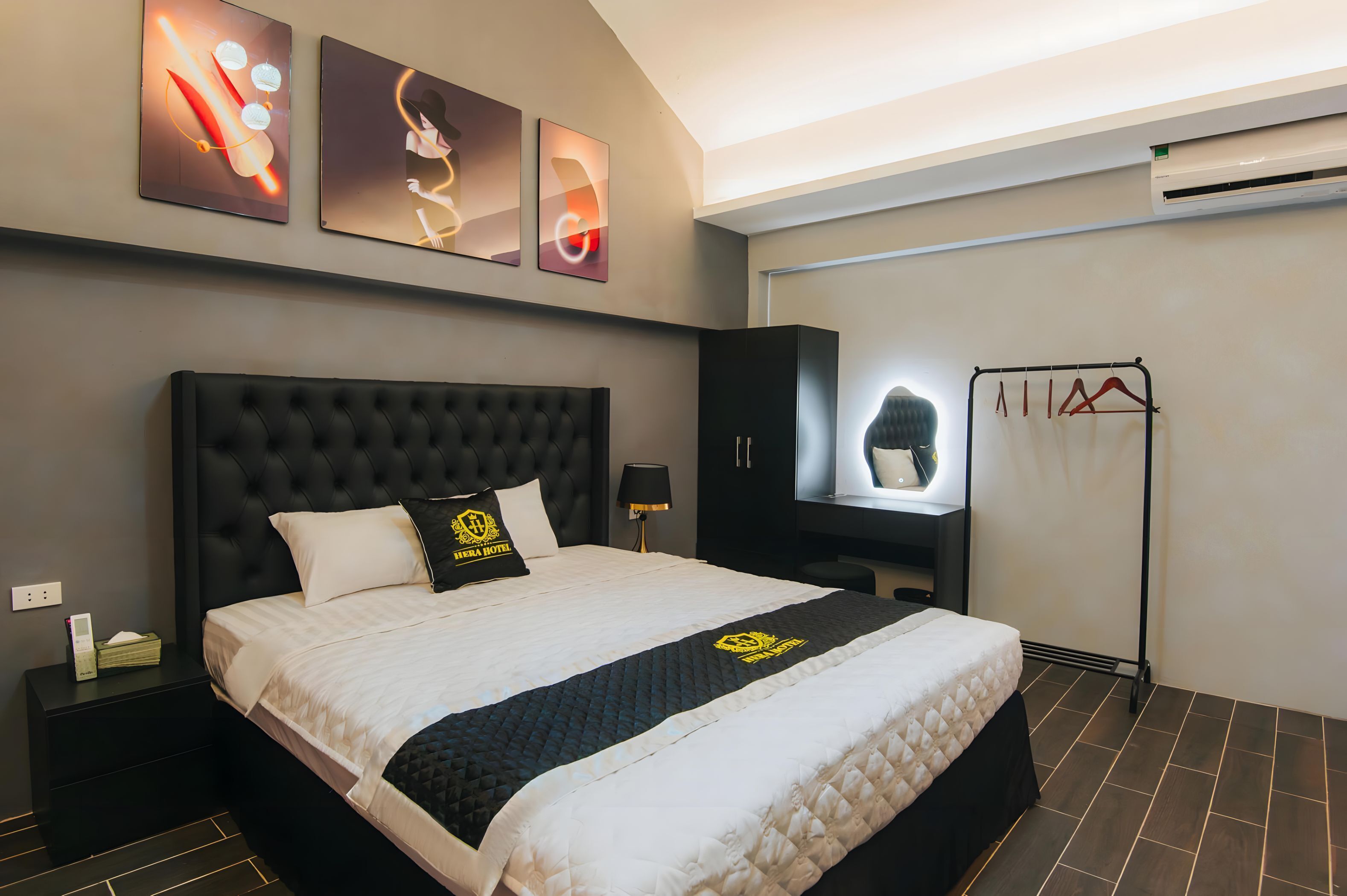 Habitación doble superior, 1 cama King size, vista a la ciudad | Ropa de cama de alta calidad y camas con efecto memoria 