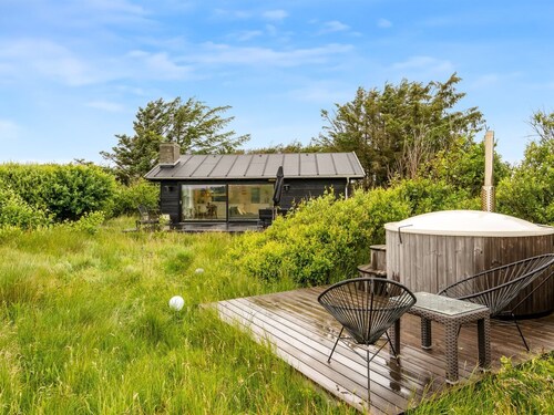 "Mintha" - 400m from the sea by Interhome
