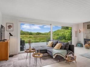 TV, fireplace - "Mintha" - 400m from the sea by Interhome (Blokhus)