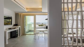 Executive Suite | 1 bedroom, premium bedding, down comforters, pillowtop beds