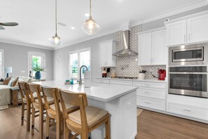 Unclassified image, 3 of 50, button