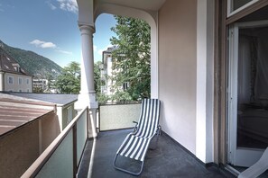 Eenvoudige tweepersoonskamer, balkon | Uitzicht vanaf balkon