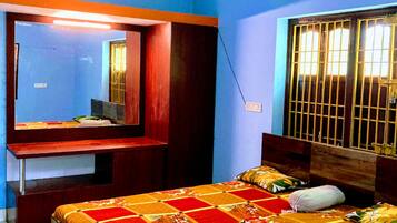 Free WiFi, bed sheets