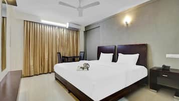 12 bedrooms, WiFi, bed sheets
