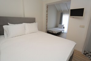 Standard Triple Room | Free WiFi - Mia Bella Alaçatı  (Cesme)