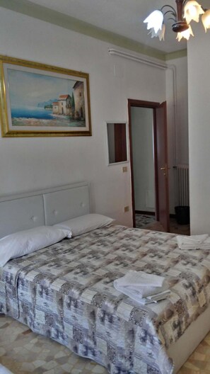 9 soverom, strykejern/-brett, wi-fi og sengetøy