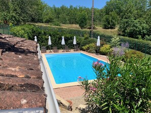 Outdoor pool - DOMAINE AUX ETOILES (Salviac)