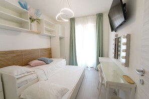 2 chambres, fer et planche à repasser, Wi-Fi, draps fournis