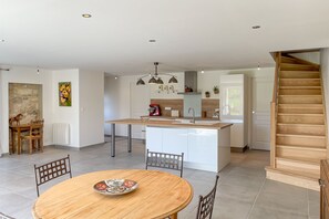 Fridge, microwave, oven, stovetop - Chez mamie (Montdragon)