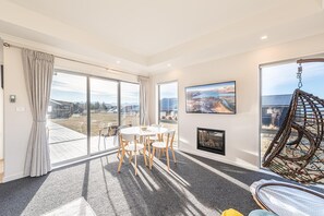 Maison Deluxe, 2 chambres | Coin séjour