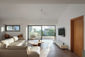 Smart TV, fireplace - Grand Apollon Villa (Palaia Fokaia)