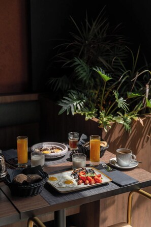 Daily continental breakfast for a fee