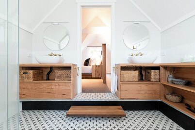 Blackwood Tree Barn Conversion with Parking & Wifi