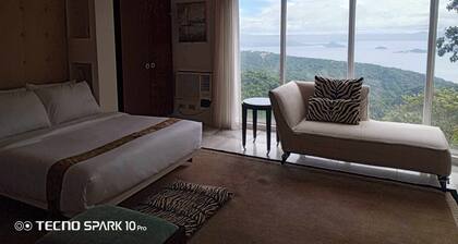 A private vacation home in Tagaytay w/ a perfect duo "The GREENERY & the VIEW"