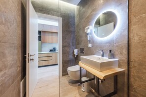 Exclusive-Dreibettzimmer, Meerblick | Badezimmer