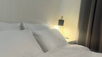 3 soverom, strykejern/-brett, wi-fi og sengetøy