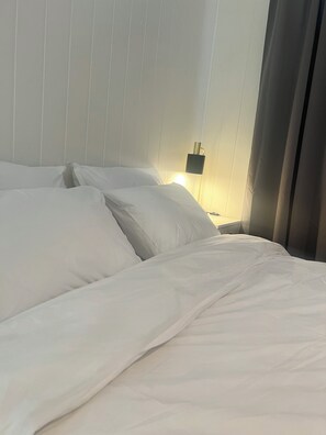 3 chambres, fer et planche à repasser, Wi-Fi, draps fournis